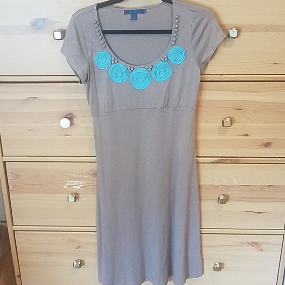 Boden Dresses & Skirts - Boden gray cotton dress with blue spiral applique